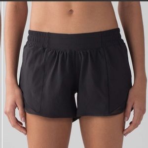 Lululemon Hotty Hot Short II (4” inseam)